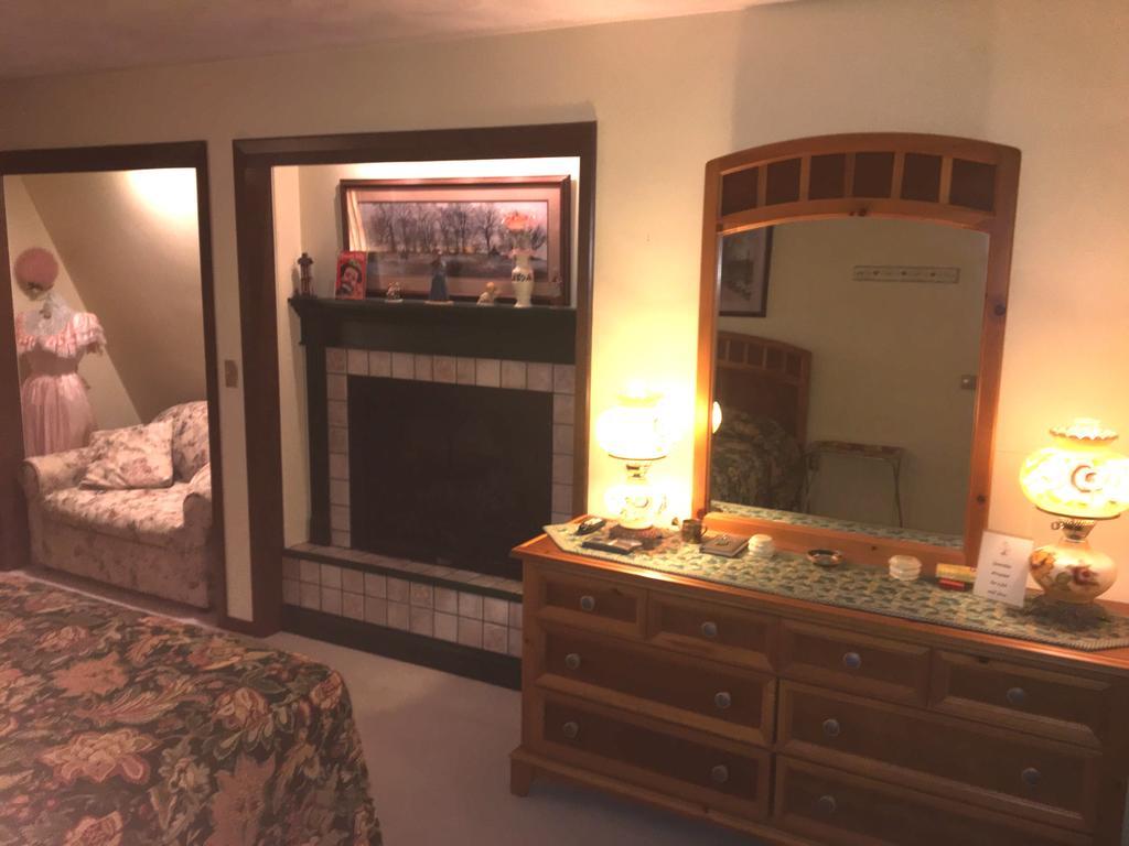 קלארקס סאמיט Red Barn Village Bed & Breakfast מראה חיצוני תמונה