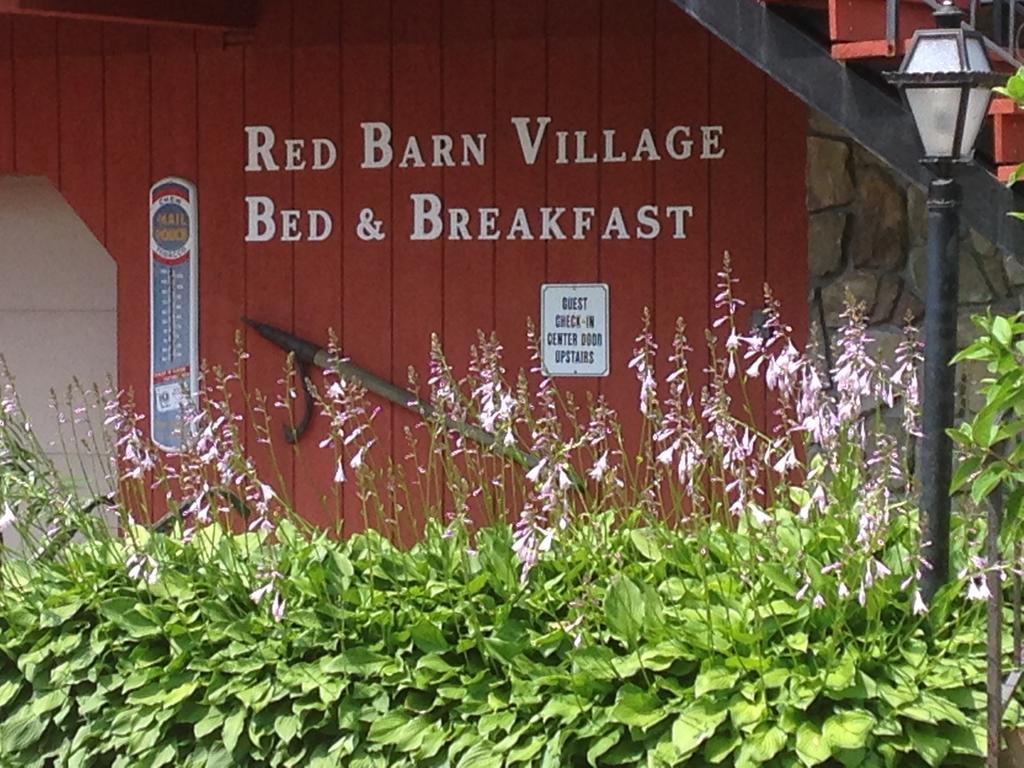 קלארקס סאמיט Red Barn Village Bed & Breakfast מראה חיצוני תמונה
